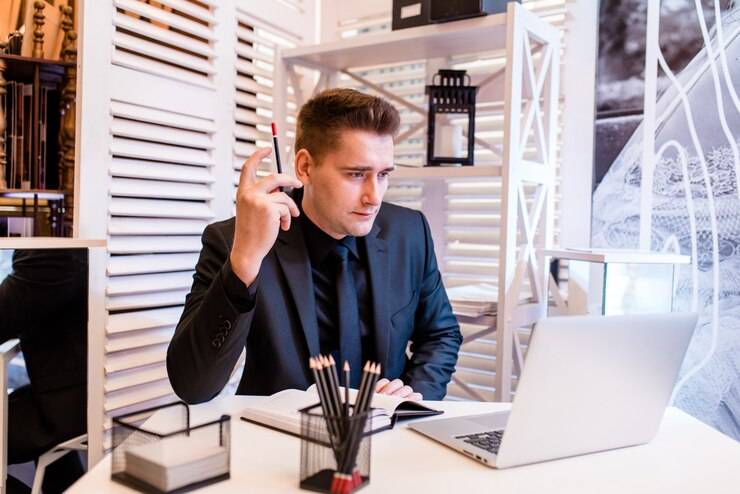 Что должен знать и уметь специалист по электронным торгам